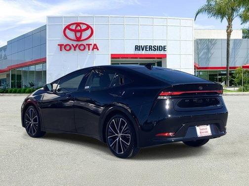 2025 Toyota Prius XLE