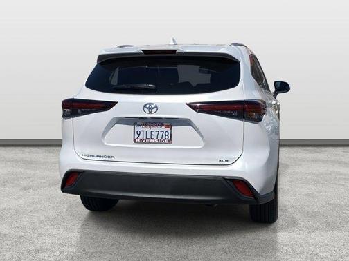 Wind Chill Pearl 2025 Toyota Highlander XLE