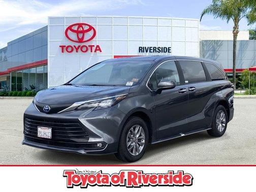 2025 Toyota Sienna XLE