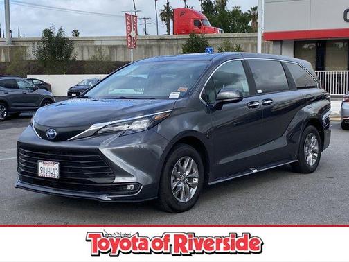 2025 Toyota Sienna XLE