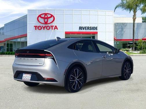 2025 Toyota Prius XLE