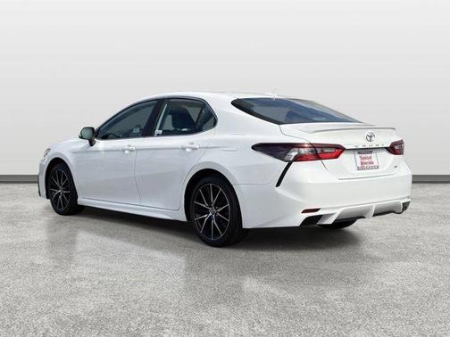 Ice 2024 Toyota Camry SE