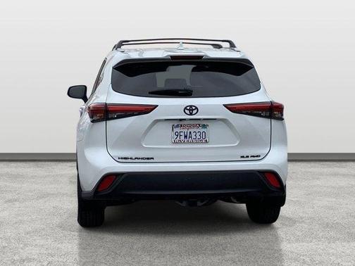 Pearl 2023 Toyota Highlander XLE