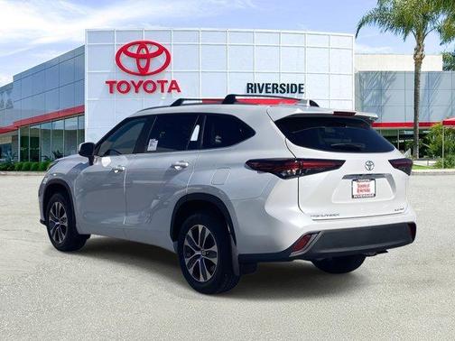 2026 Toyota Highlander XLE