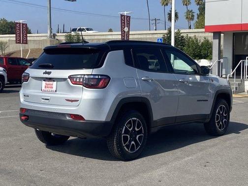 2024 Jeep Compass Trailhawk