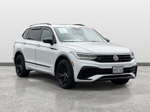 Opal White Pearl Effect 2023 Volkswagen Tiguan 2.0T SE R-Line Black