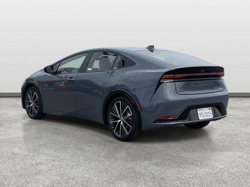 2025 Toyota Prius XLE