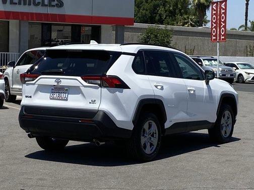 2025 Toyota RAV4 Hybrid LE