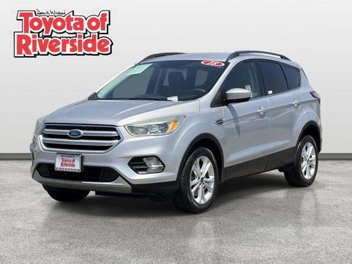 Ingot Silver 2018 Ford Escape SE