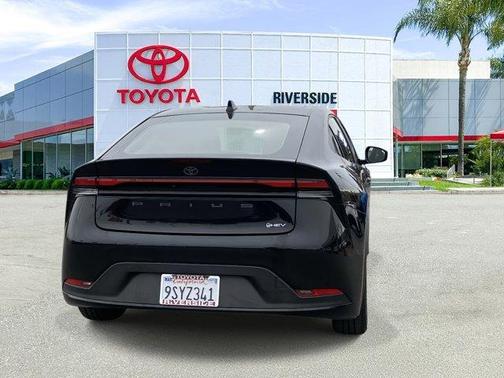 2025 Toyota Prius LE