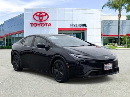 2025 Toyota Prius LE