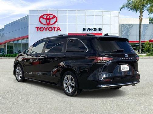 2021 Toyota Sienna Limited