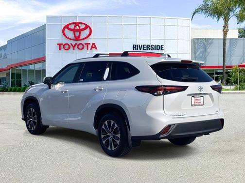 2025 Toyota Highlander XLE