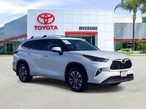2025 Toyota Highlander XLE