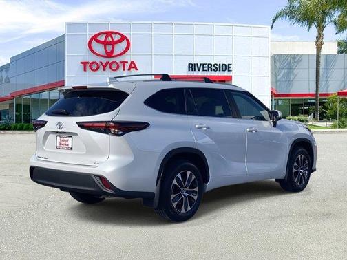 2025 Toyota Highlander XLE