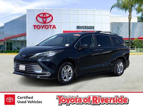 2022 Toyota Sienna XLE