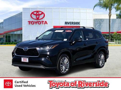 2023 Toyota Highlander Hybrid Platinum