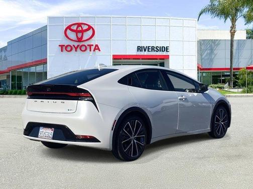 2025 Toyota Prius XLE