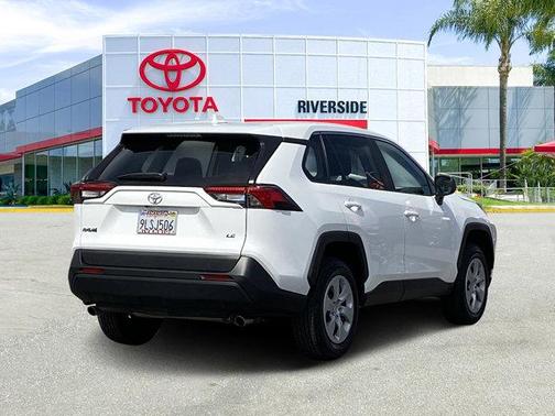 2024 Toyota RAV4 LE