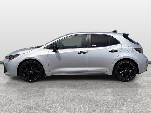 Classic Silver Metallic 2022 Toyota Corolla Hatchback SE Nightshade