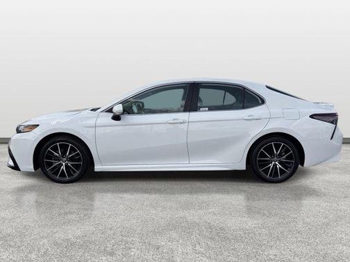 Ice 2023 Toyota Camry SE