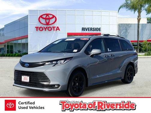 2025 Toyota Sienna Woodland Edition