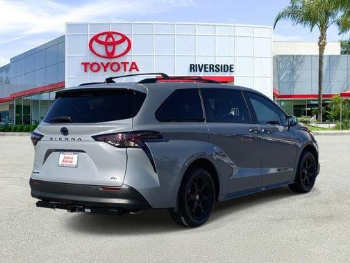 2025 Toyota Sienna Woodland Edition