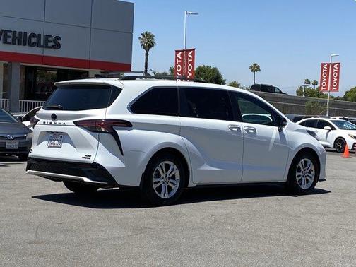 2023 Toyota Sienna XSE 25th Anniversary