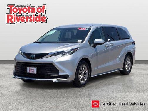 Celestial Silver Metallic 2021 Toyota Sienna LE