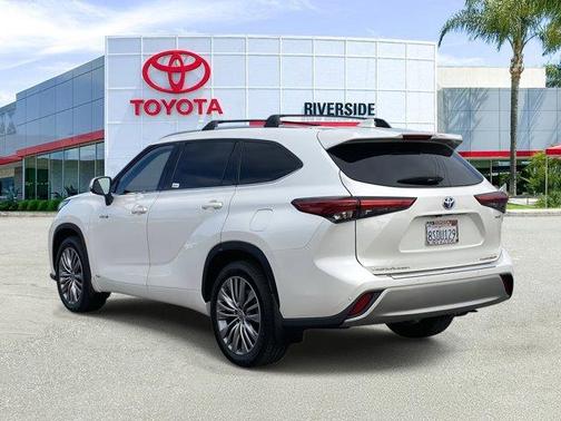 2020 Toyota Highlander Hybrid Platinum