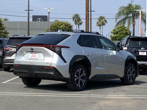 2025 Toyota bZ4X XLE