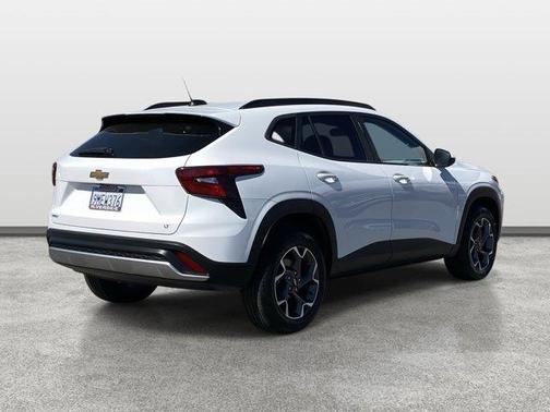 Summit White 2024 Chevrolet Trax LT