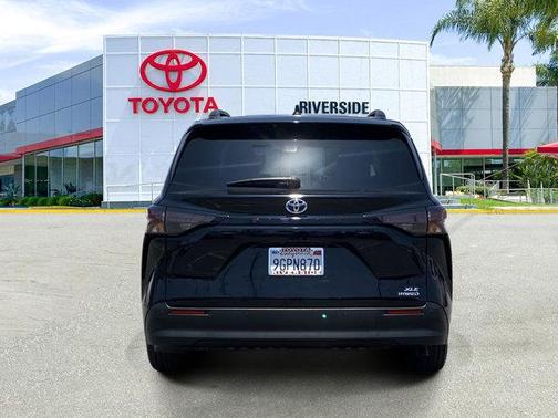 2023 Toyota Sienna XLE