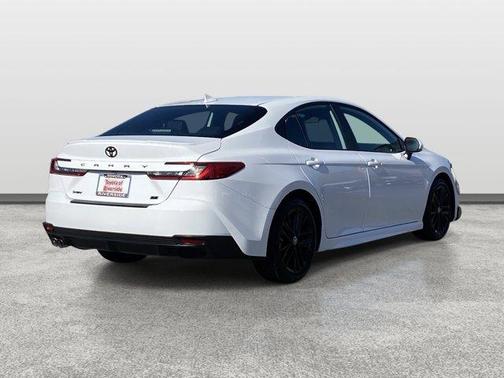 Ice 2026 Toyota Camry SE