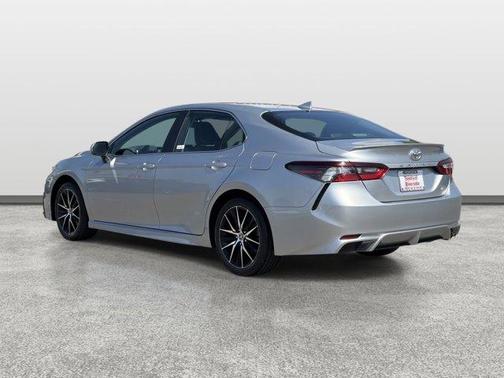 Celestial Silver Metallic 2024 Toyota Camry SE
