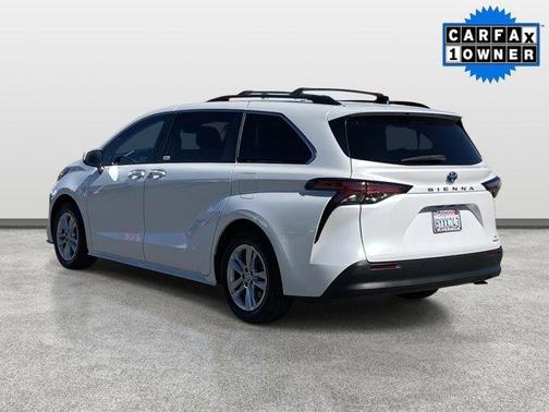 2022 Toyota Sienna XLE