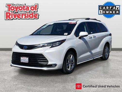 2022 Toyota Sienna XLE