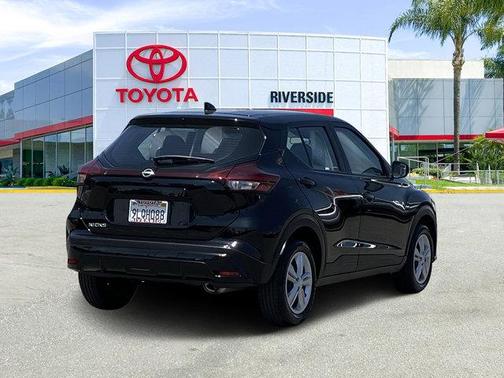 2024 Nissan Kicks S
