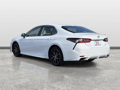 Ice 2024 Toyota Camry SE