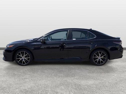 Midnight Black Metallic 2024 Toyota Camry SE