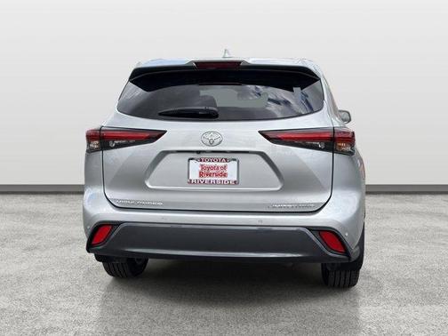 Celestial Silver Metallic 2024 Toyota Highlander Limited