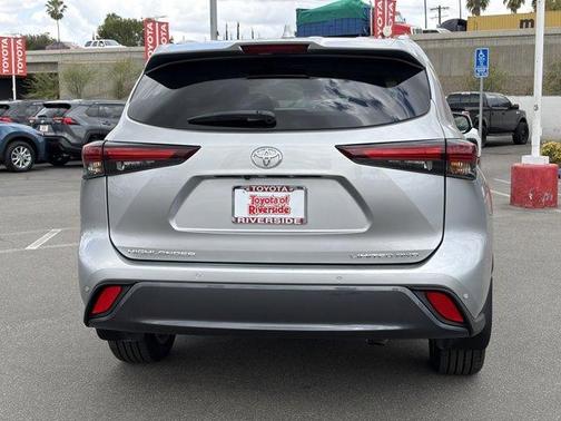 Celestial Silver Metallic 2024 Toyota Highlander Limited