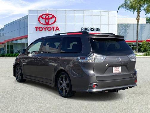 2015 Toyota Sienna SE Premium