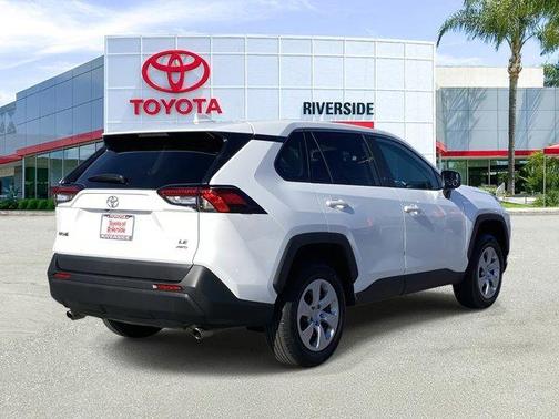 2025 Toyota RAV4 LE