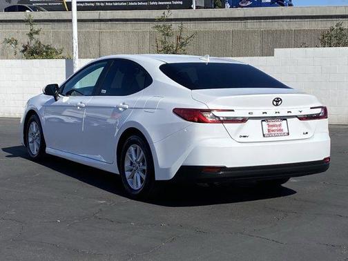 Ice 2025 Toyota Camry LE