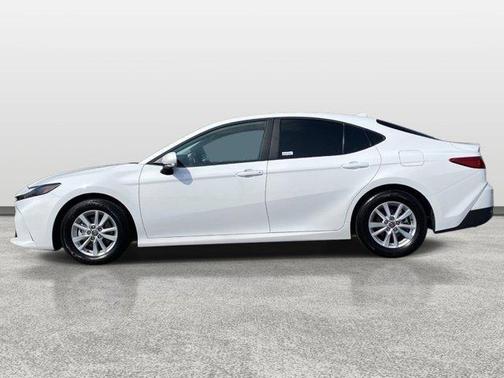 Ice 2025 Toyota Camry LE