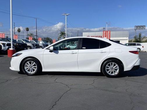 Ice 2025 Toyota Camry LE