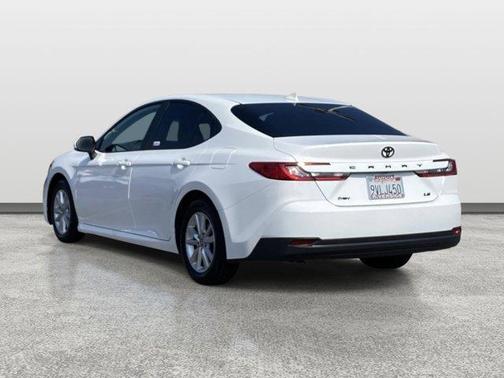 Ice 2025 Toyota Camry LE