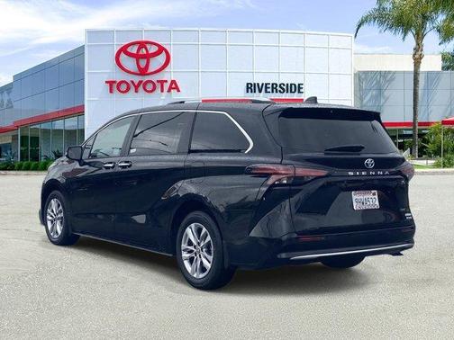 2023 Toyota Sienna Limited