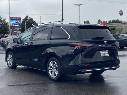 2023 Toyota Sienna Limited